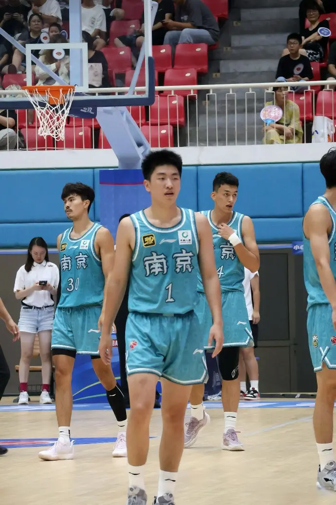 只差, 只拿到, 中仅