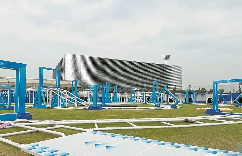 甚至还有坐, 米LED灯