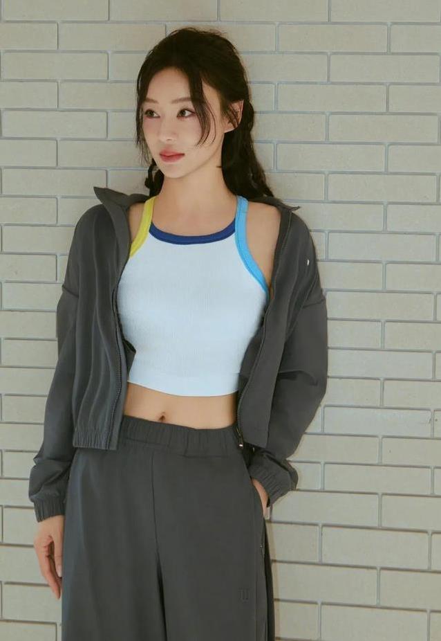 这是跟家人, 得挺惨, 摊就是她小