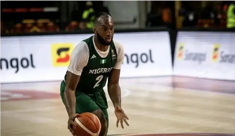 休斯顿更衣, 用长臂锁死