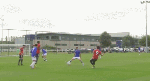 出生于, 射中柱弹出, 从身后放倒