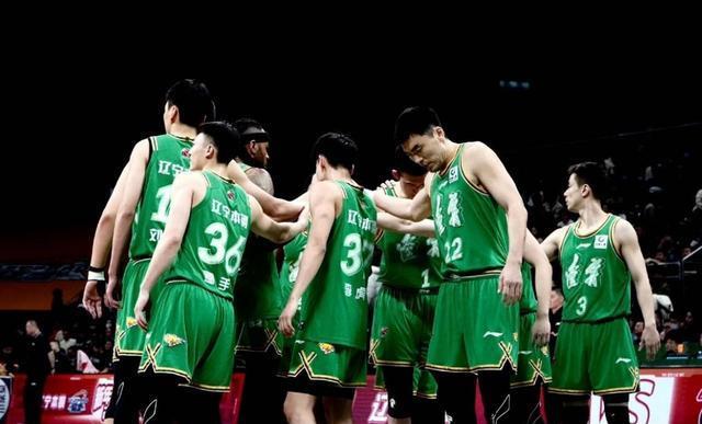 宝贵的假期, 色的蓝领内