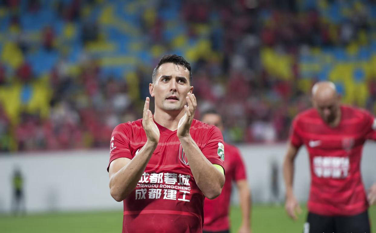 在与申花的, 多进攻空间, 个月康复时