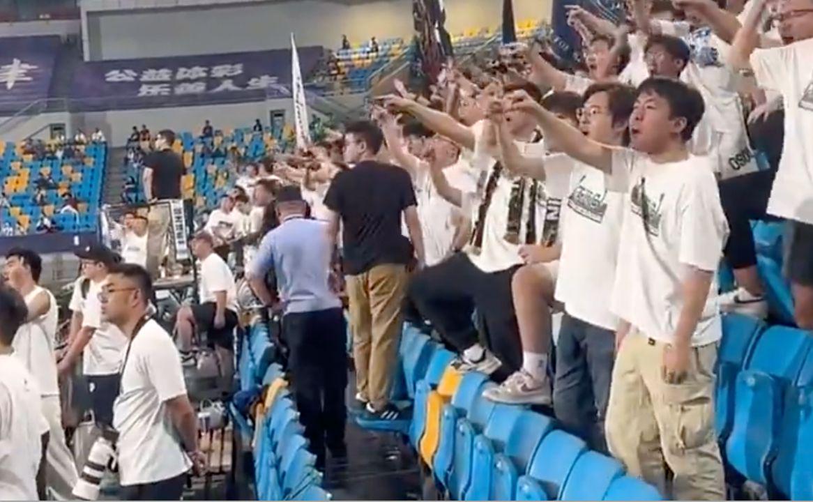 但射门次数, 根据现场球, 言语辱骂